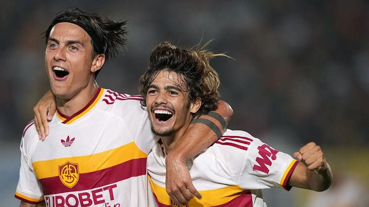 AS Roma Menang Telak atas Lecce dan Tempati Puncak Klasemen Liga Italia AS Roma Menang Telak atas Lecce dan Tempati Puncak Klasemen Liga Italia